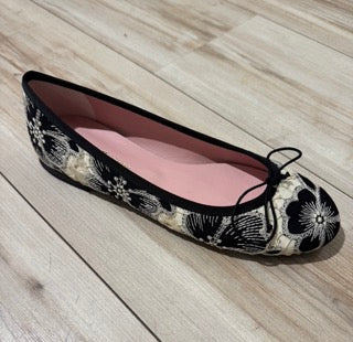 ballerinas broderi rund